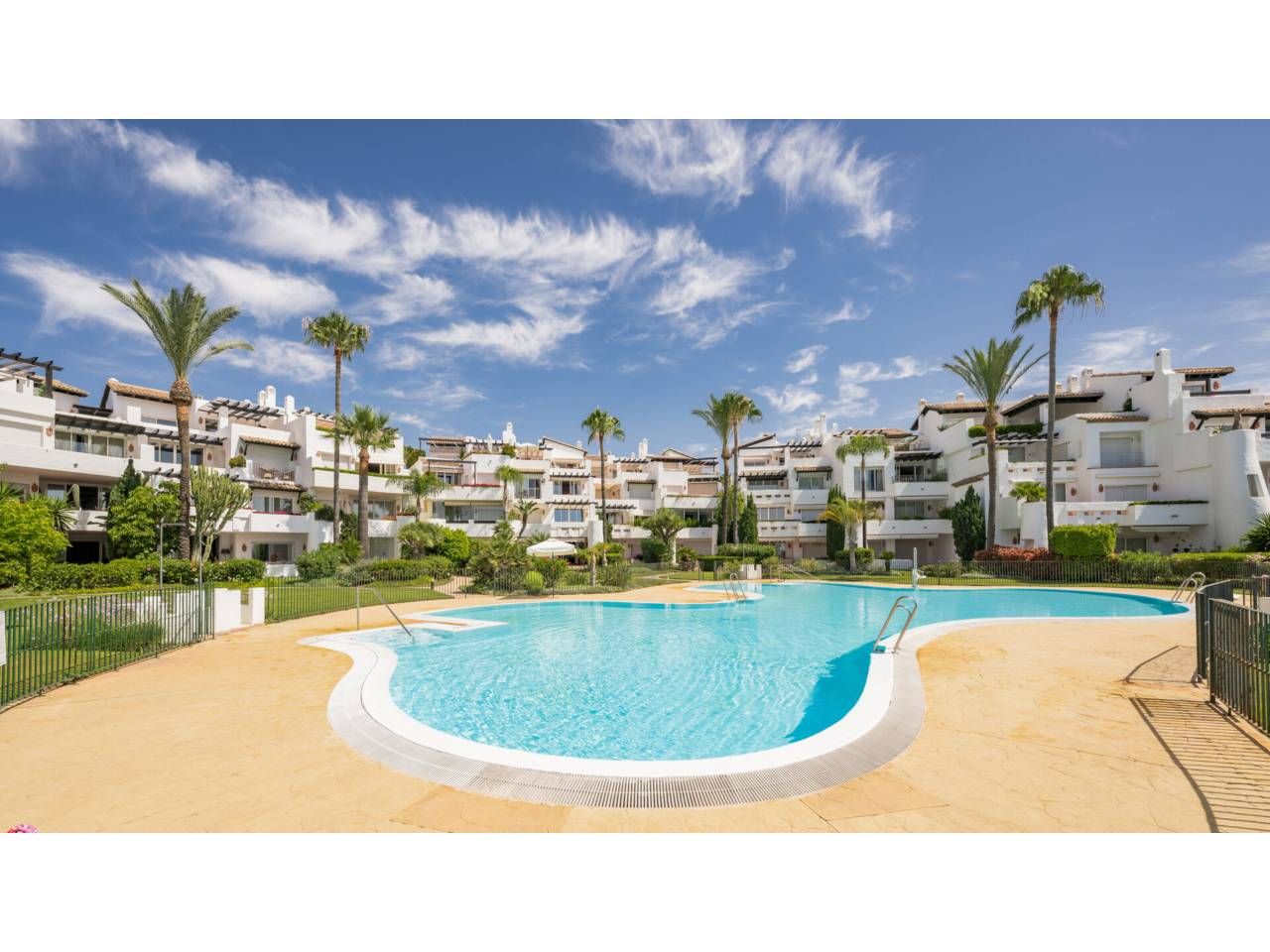 3 bedrooms Apartment in Estepona, Spain No. 120070