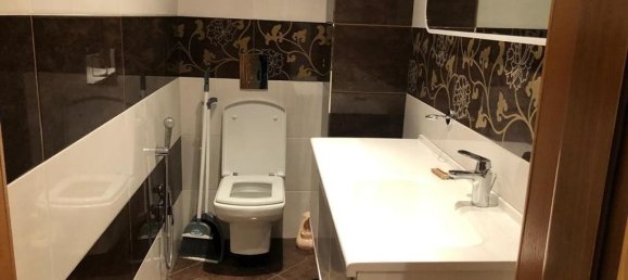 Apartamento de 3 dormitorios en Nasimi, Azerbaijan No. 2238 2