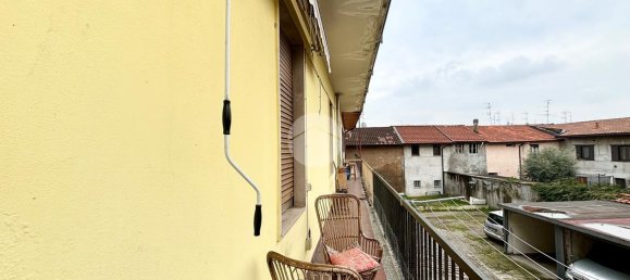3 rooms Apartment in Uboldo, Italy No. 72160 8