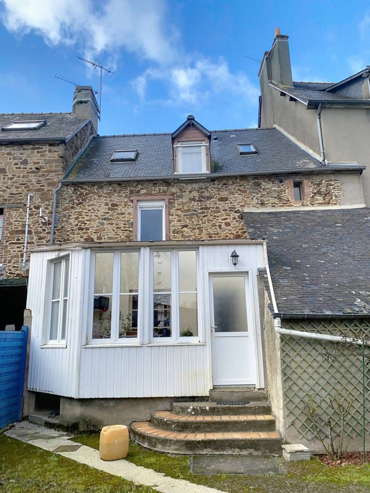 Villa de 3 dormitorios en Chateauneuf-d'Ille-et-Vilaine, France No. 205285