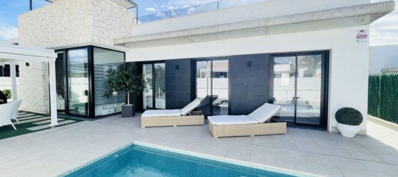 Вилла с 3 спальнями в Сусина, Испания № 168829 4