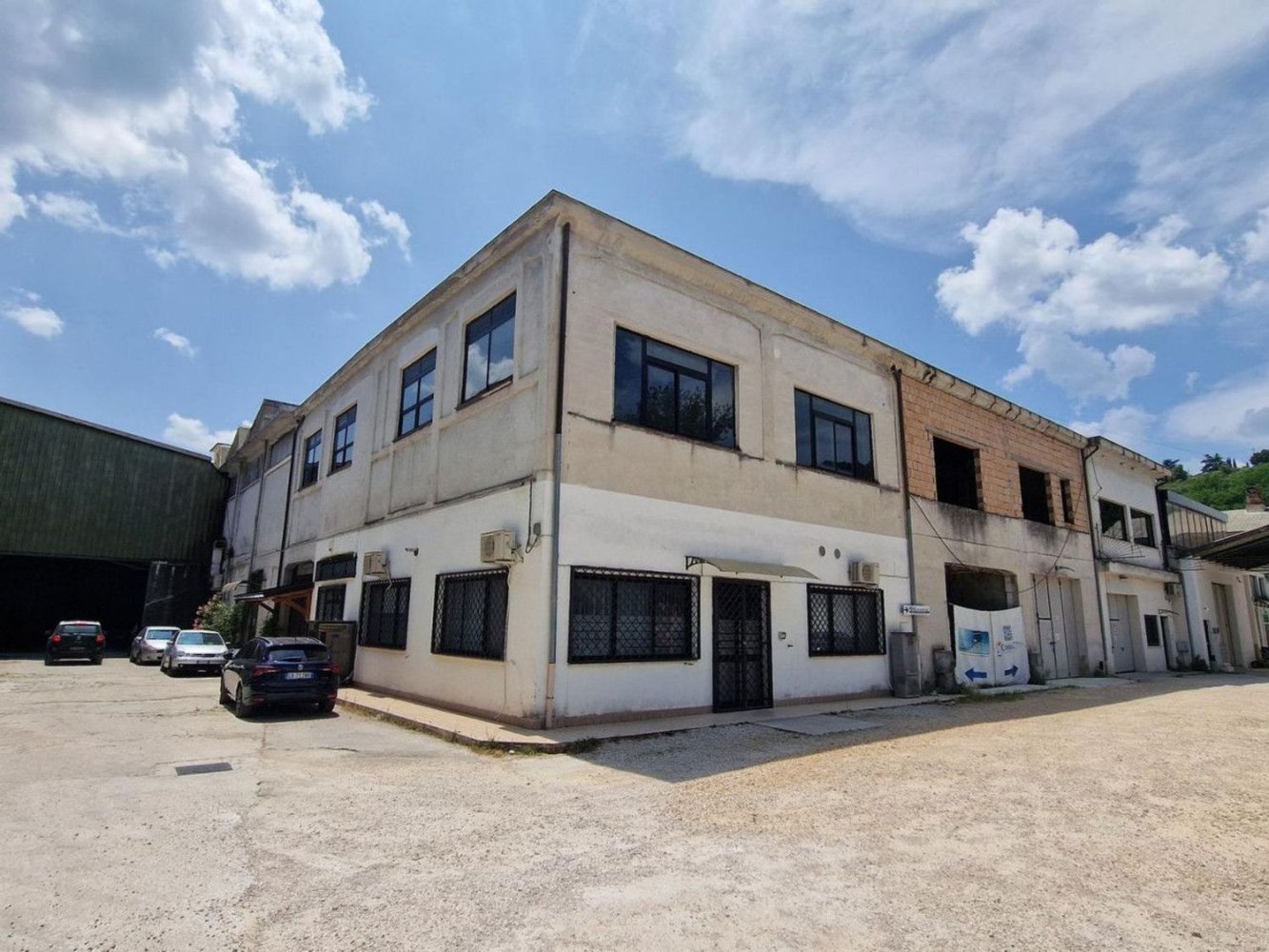 Entrepôt à Isola del Liri, Italy 520m² No. 371532