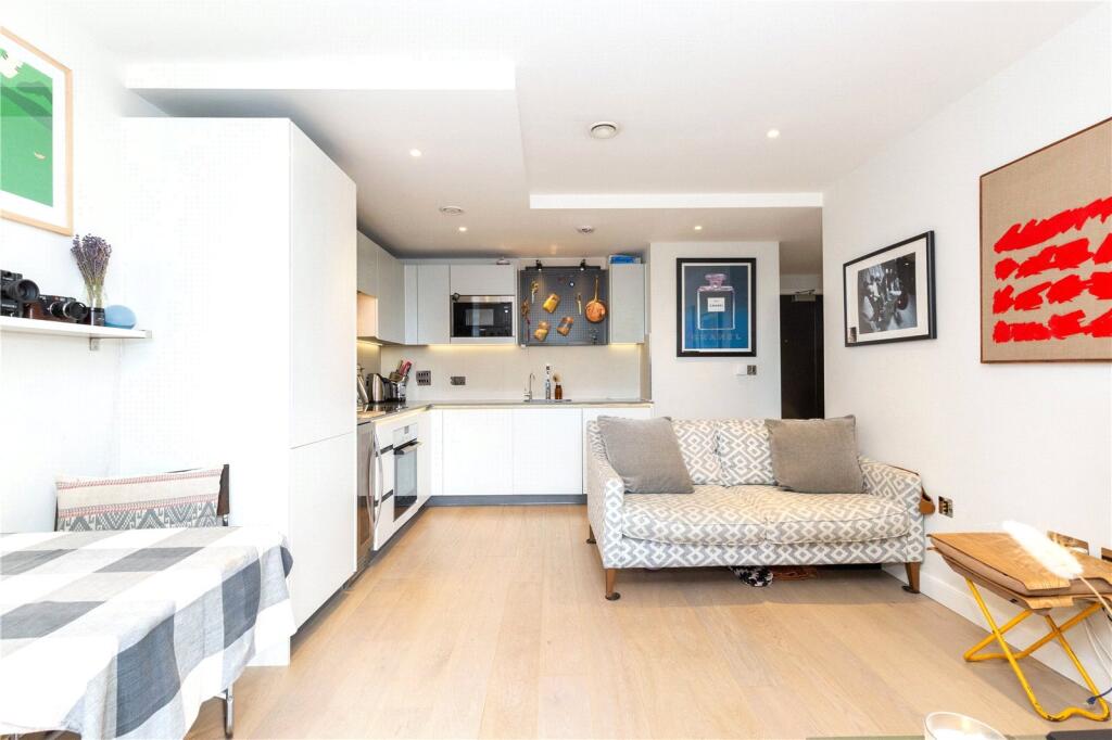 1 bedroom Apartment in London, United Kingdom No. 5452