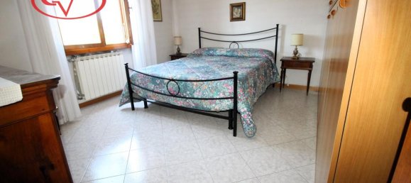 4-salle Appartement à San Giovanni Valdarno, Italy No. 231029 3
