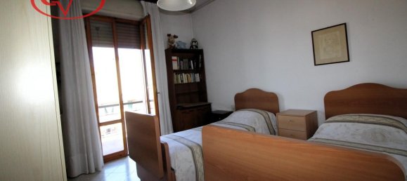 4-salle Appartement à San Giovanni Valdarno, Italy No. 231029 5