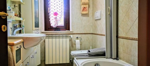 5-salle Villa à Magliano de' Marsi, Italy No. 39745 18