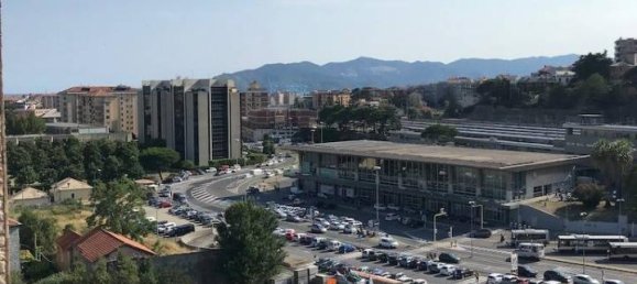 5 rooms Apartment in Savona, Italy No. 133674 3