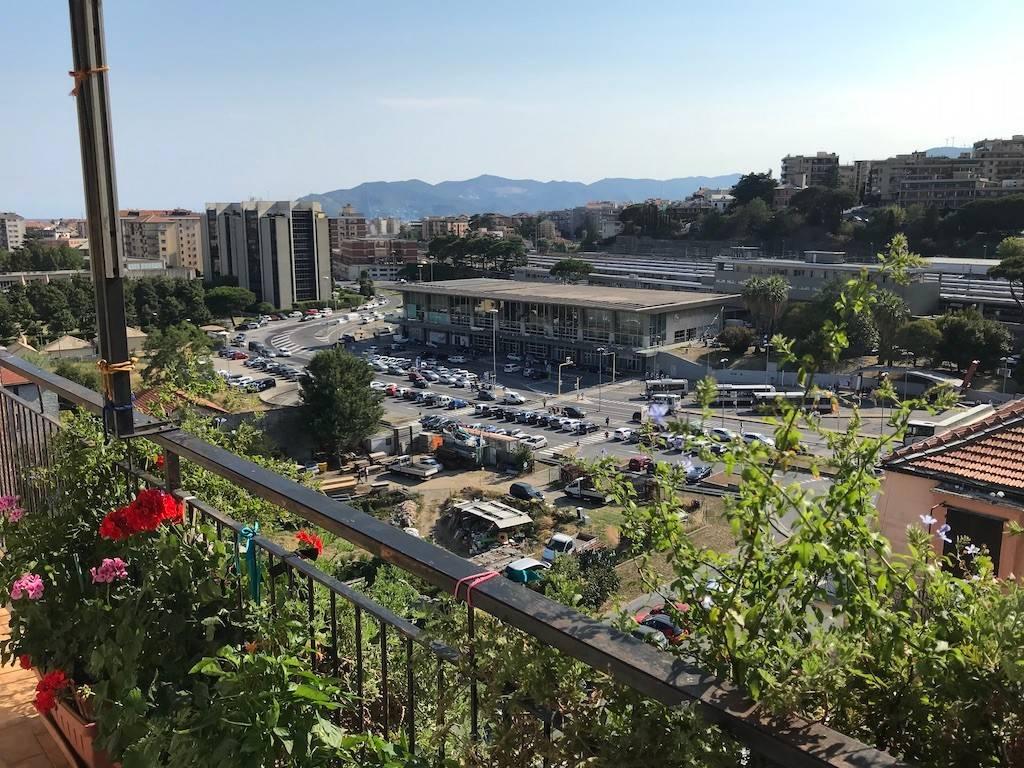 5 rooms Apartment in Savona, Italy No. 133674