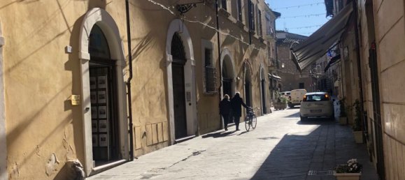 90m² Commercial property in Terni, Italy No. 50290 9