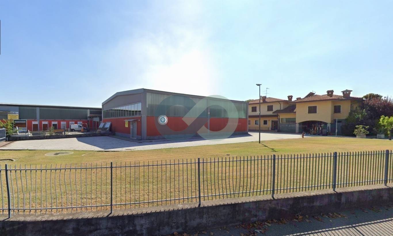 Almacén de 5 habitaciónes en Calcinato, Italy No. 307979
