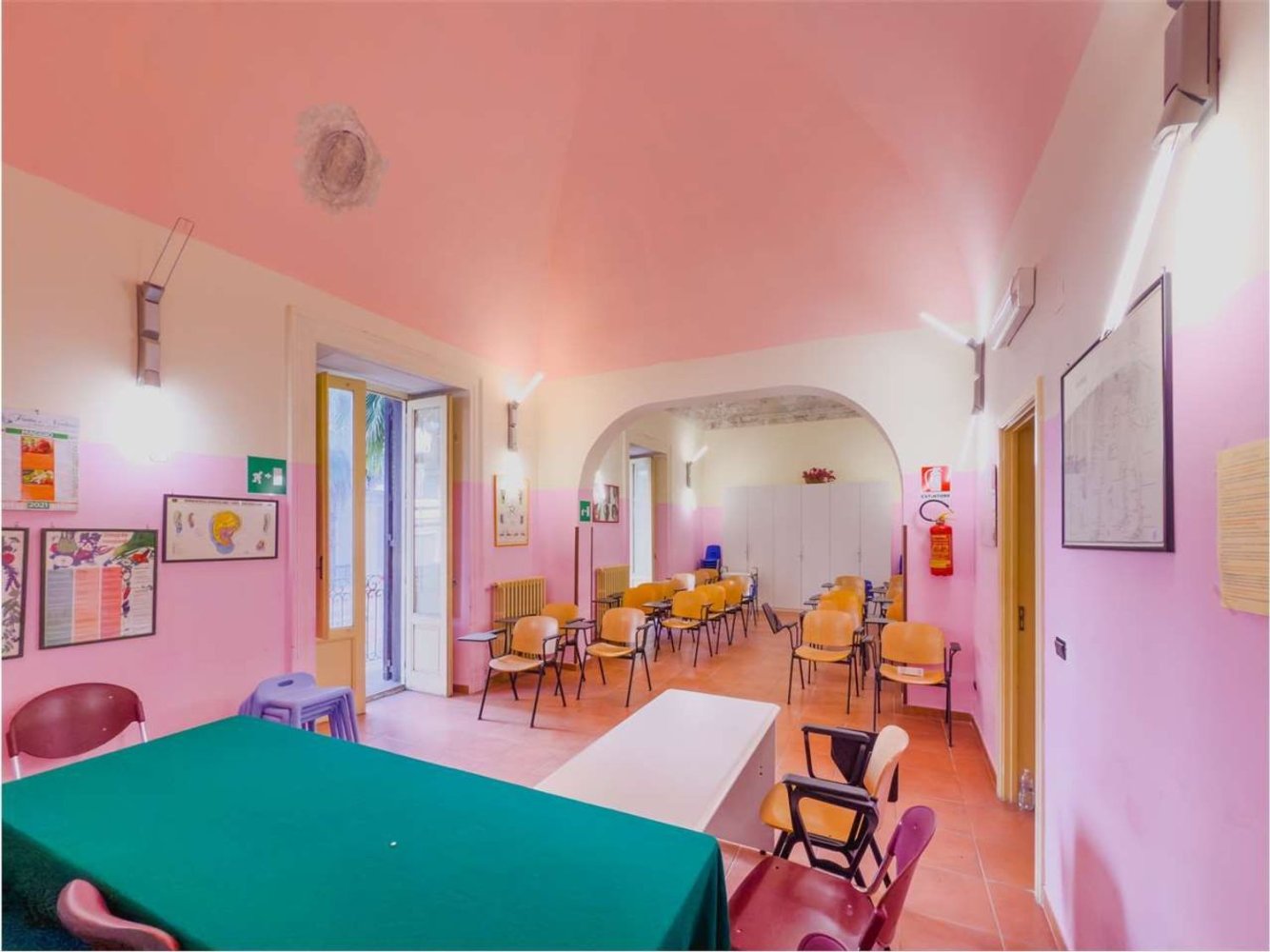 Escritório em Taranto, Italy 210 m² N.º 349181