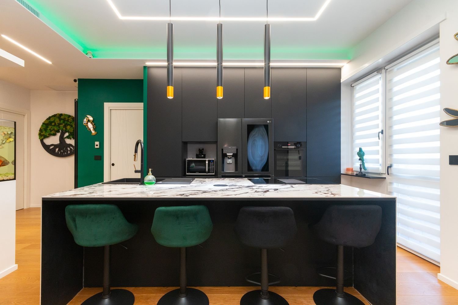 4 bedrooms Apartment in Turin, Italy No. 403257