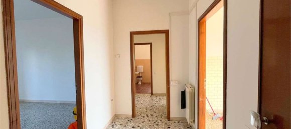 4 rooms Apartment in Montespertoli, Italy No. 291033 3