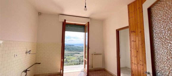 4 rooms Apartment in Montespertoli, Italy No. 291033 2