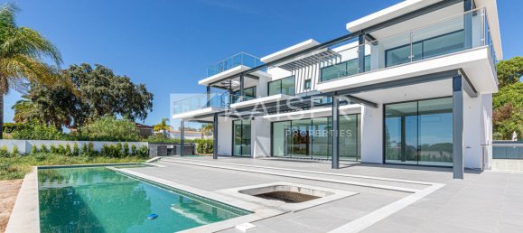 4 bedrooms Villa in Albufeira, Portugal No. 136081 9