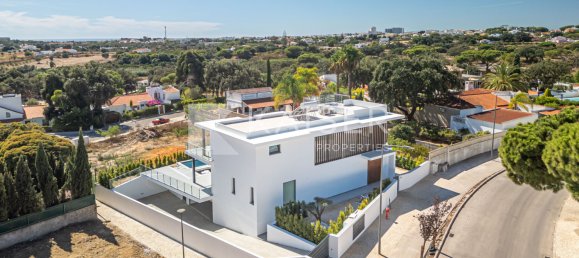 4 bedrooms Villa in Albufeira, Portugal No. 136081 7
