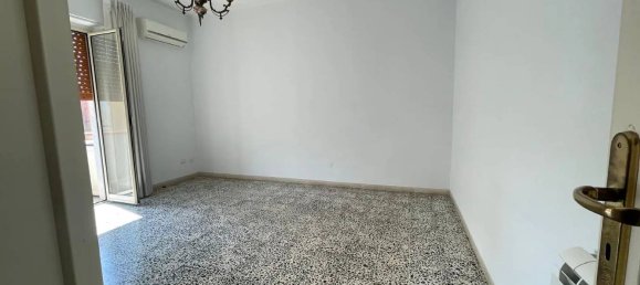 3 rooms Apartment in Reggio Calabria, Italy No. 111440 5