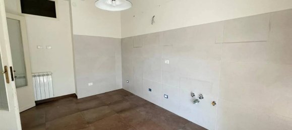 3 rooms Apartment in Reggio Calabria, Italy No. 111440 3