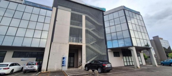 1067m² Office in Perugia, Italy No. 371875 11