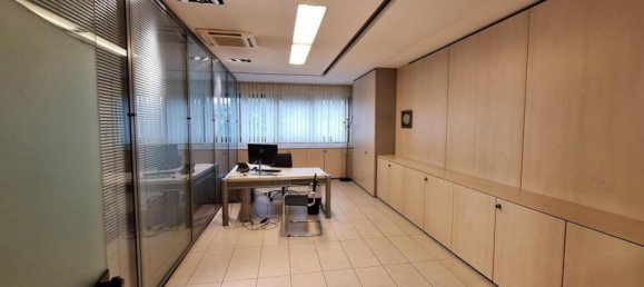 1067m² Office in Perugia, Italy No. 371875 7