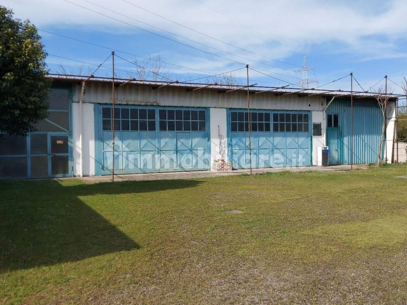 Almacén en Nerviano, Italy 300 m² No. 311917