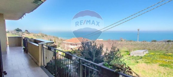 Apartamento de 4 habitaciónes en Ortona, Italy No. 130534 12