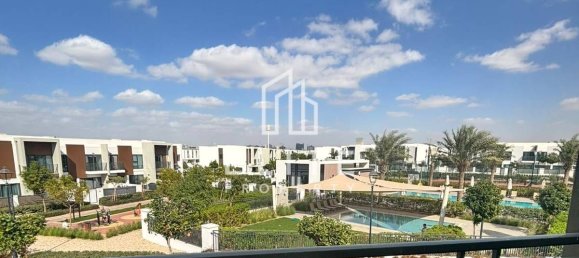 Moradia em banda T3 em Dubai Land, UAE N.º 114230 2