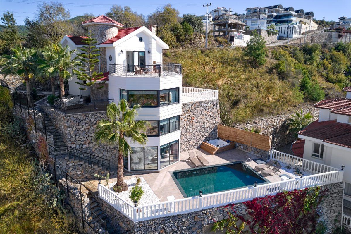 6-Zimmer Villa in Kargicak, Turkey, Nr. 10053