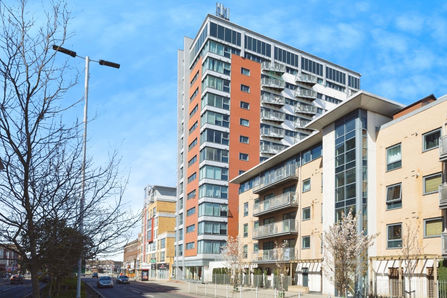 2 bedrooms Apartment in Ilford, United Kingdom No. 1935