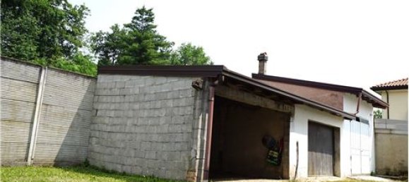 4 bedrooms House in Cairate, Italy No. 298559 2