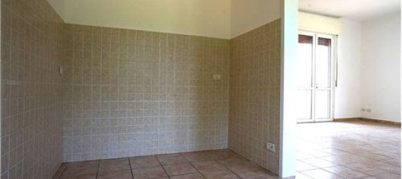 4 bedrooms House in Cairate, Italy No. 298559 8