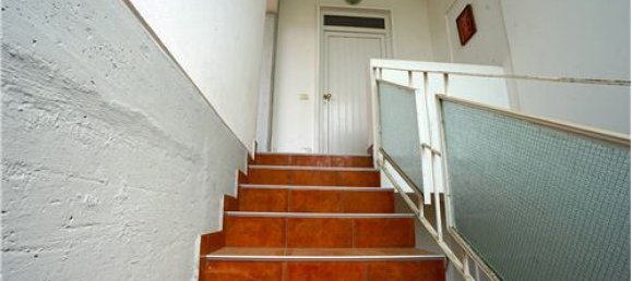 4 bedrooms House in Cairate, Italy No. 298559 3