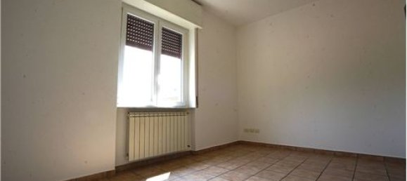 4 bedrooms House in Cairate, Italy No. 298559 11