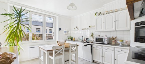 3 Schlafzimmer Haus in Chateaulin, France, Nr. 203243 5