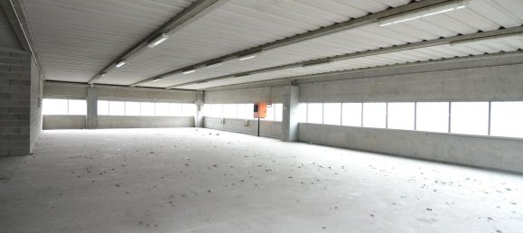289m² Commercial property in Sovizzo, Italy No. 151751 3