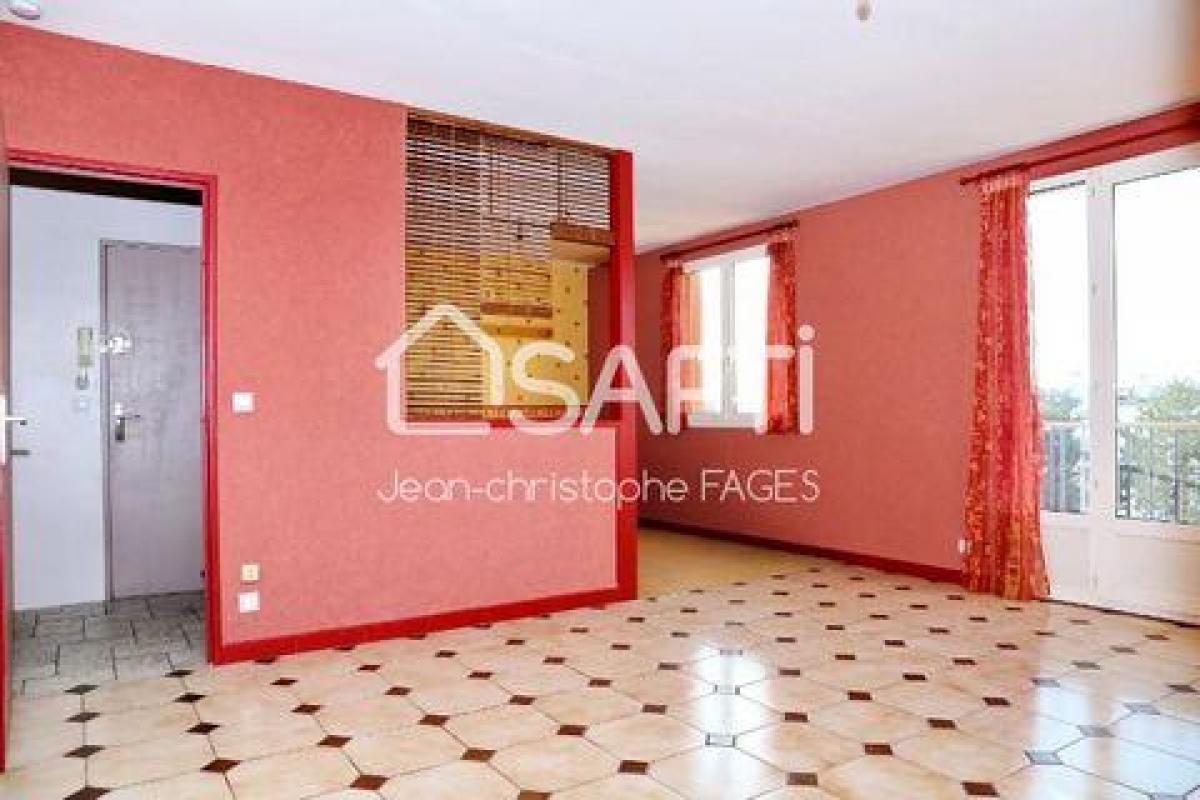 2 bedrooms Apartment in Mantes-la-Jolie, France No. 26347