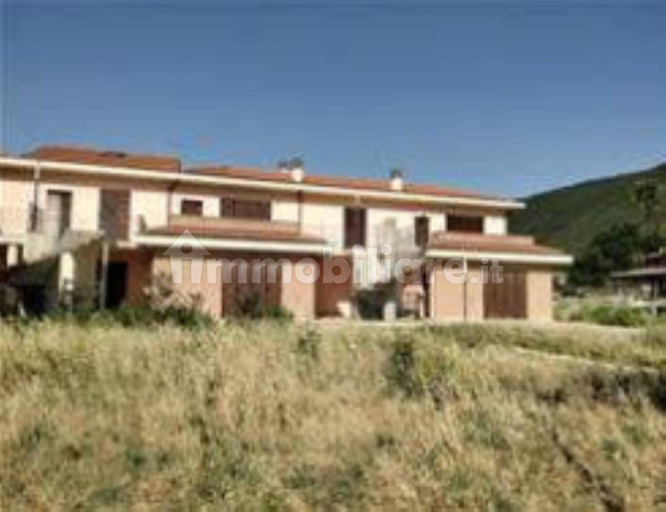 10 غرف نوم شقة في Fossombrone, Italy رقم 292688