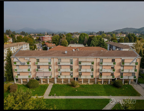 4-salle Appartement à Malnate, Italy No. 261552