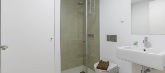 2 bedrooms Apartment in Lisbon, Portugal No. 12707 10