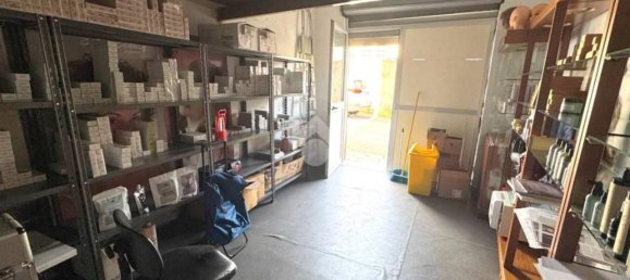 مرآب في Palermo, Italy 19متر مربع رقم 47075 7