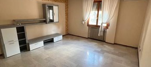 4غرفة شقة في Novi di Modena, Italy رقم 276750 2