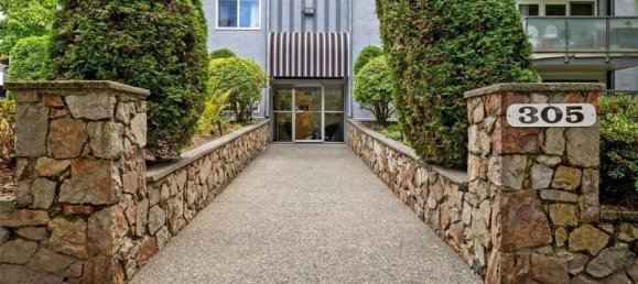 2 bedrooms Condo in British Columbia, Canada No. 1316 2