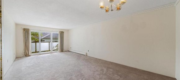 2 bedrooms Condo in British Columbia, Canada No. 1316 5