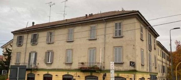 Коммерческая недвижимость с 2 комнатами в Милан, Италия № 239101 3