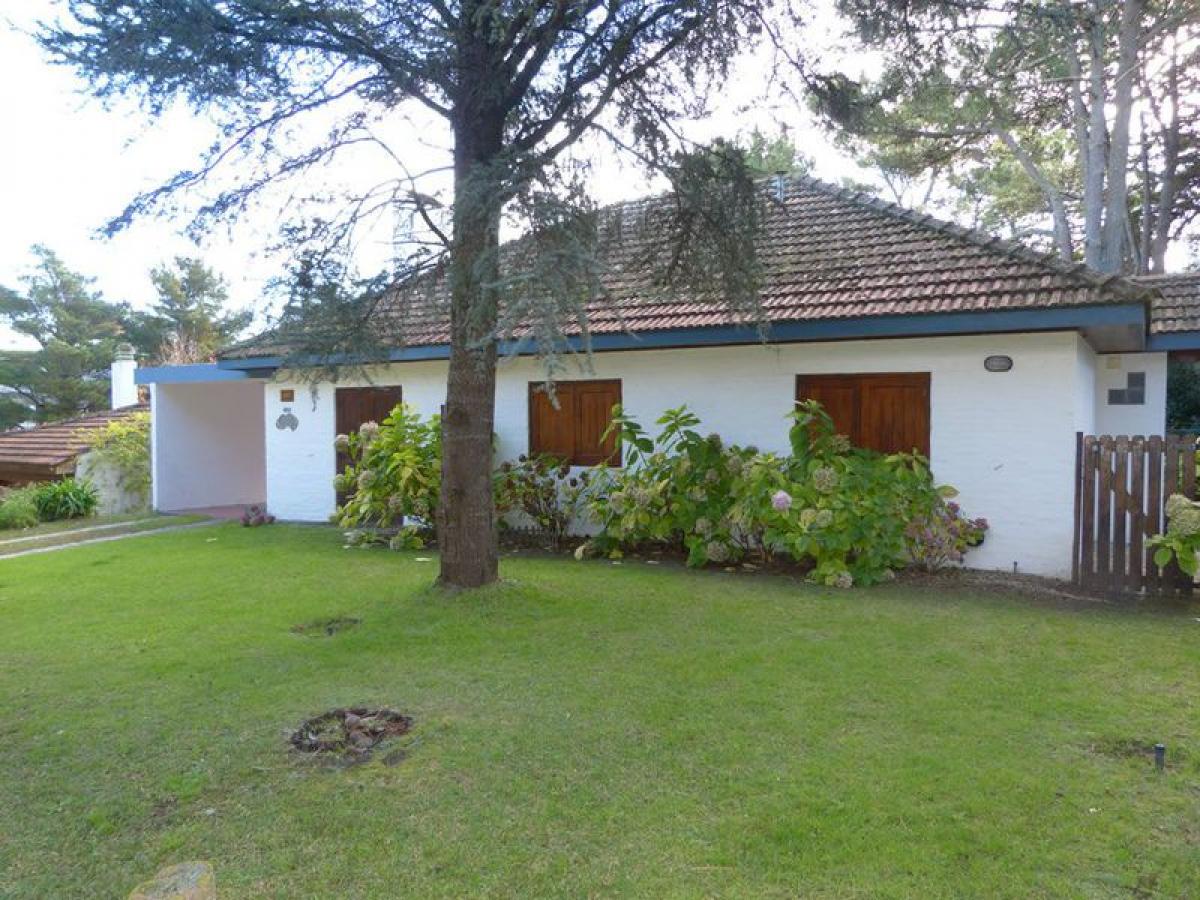 4 bedrooms House in Mar del Plata, Argentina No. 73978