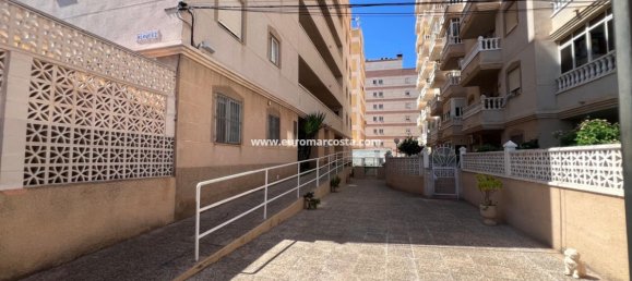 2 bedrooms Apartment in Torrevieja, Spain No. 140554 4