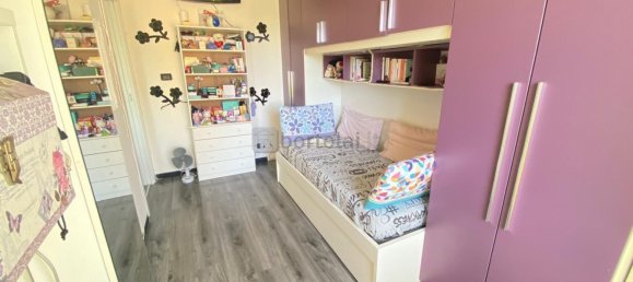 5 bedrooms Apartment in Genoa, Italy No. 337719 3