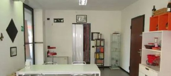 Gewerbliche Immobilie in Besana in Brianza, Italy 115m², Nr. 373780 11