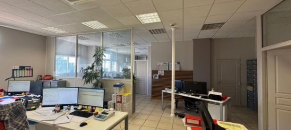 487m² Office in Carpentras, France No. 306419 7