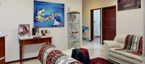 170m² Commercial property in Lecce, Italy No. 41961 4